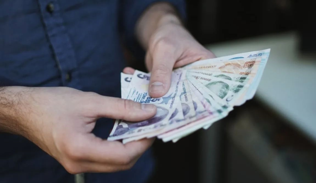 Everyone who wins a university in this district will receive 12 thousand lira