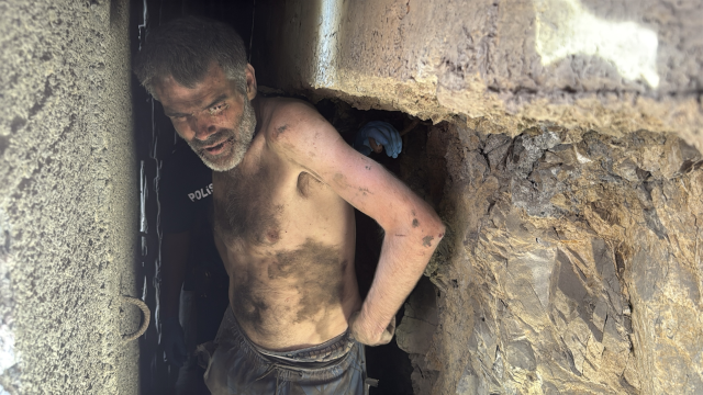 Stuck for days between a 15-meter wall in Istanbul, those who heard the sounds reported it