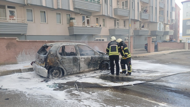 She set fire to the car of the man she lives with in a religious marriage
