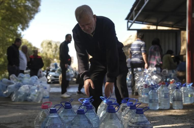 Water cut crisis in Ankara: Citizens flocked to the fountains