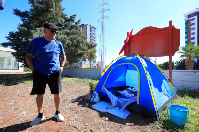 The night that turned the life of a 62-year-old man into hell! He took his wife in, and he became homeless.