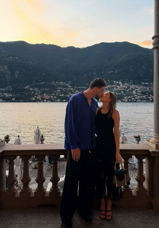 Alperen Şengün on holiday with his model girlfriend! Their lip-to-lip poses went viral