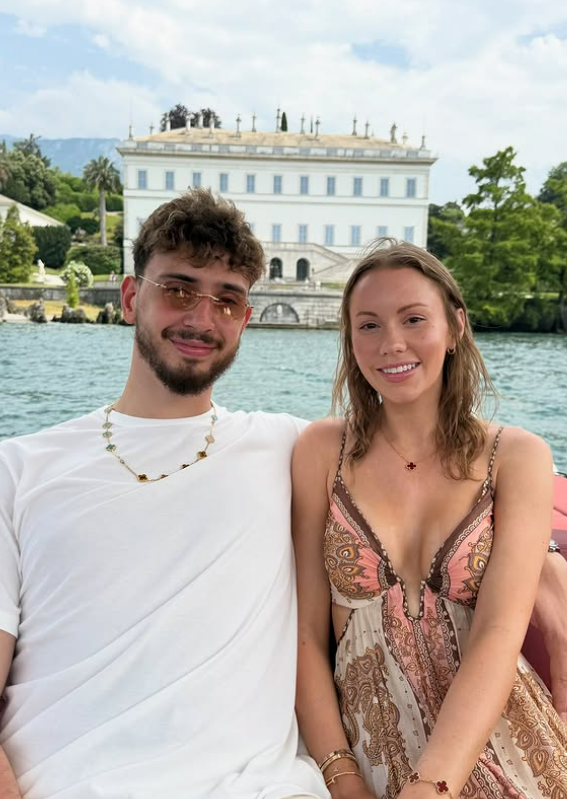 Alperen Şengün on holiday with his model girlfriend! Their lip-to-lip poses went viral