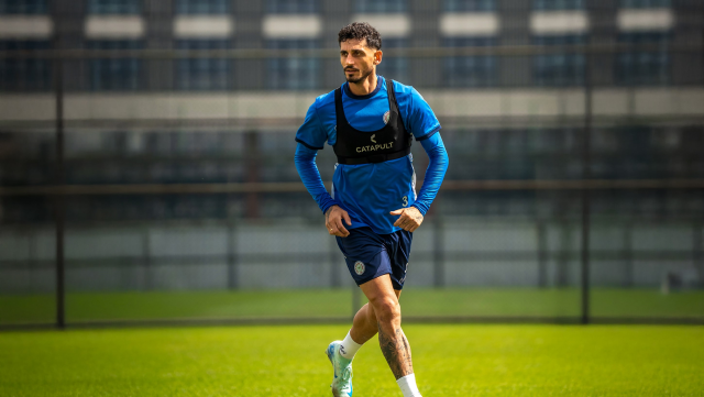 Samet Akaydin, who became the target of criticism, reached the top of the league