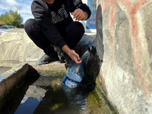 The water shortage in the city has caused citizens to rebel: It was almost said 'there's no water for you on a rainy day'