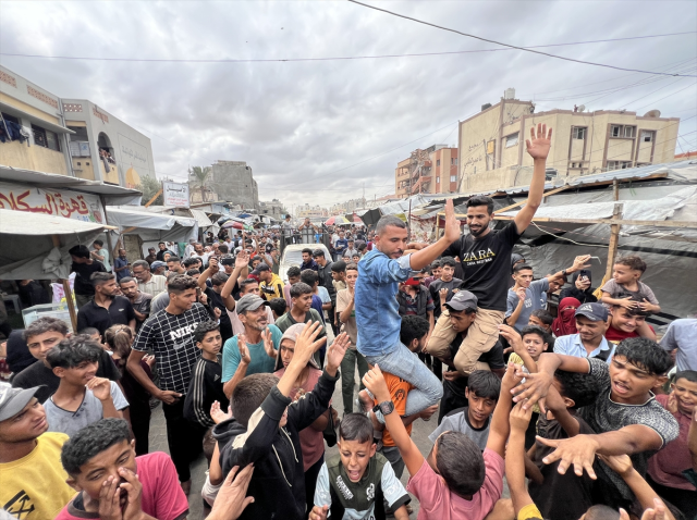 Palestinians who received the ceasefire news performed a prostration of gratitude
