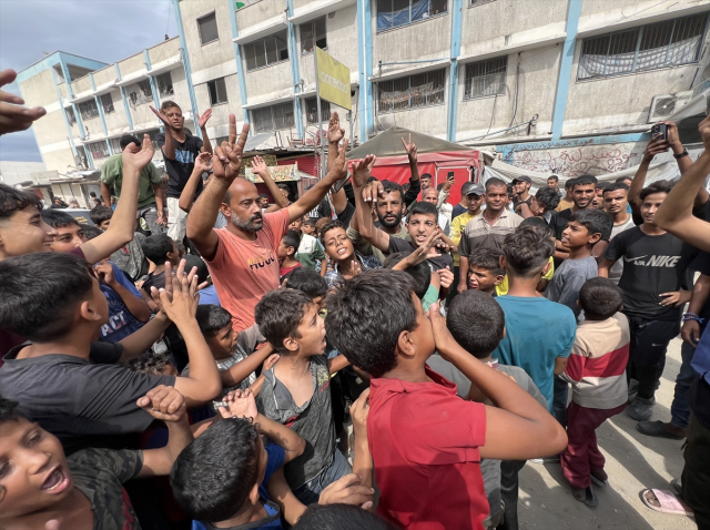 Palestinians who received the ceasefire news performed a prostration of gratitude
