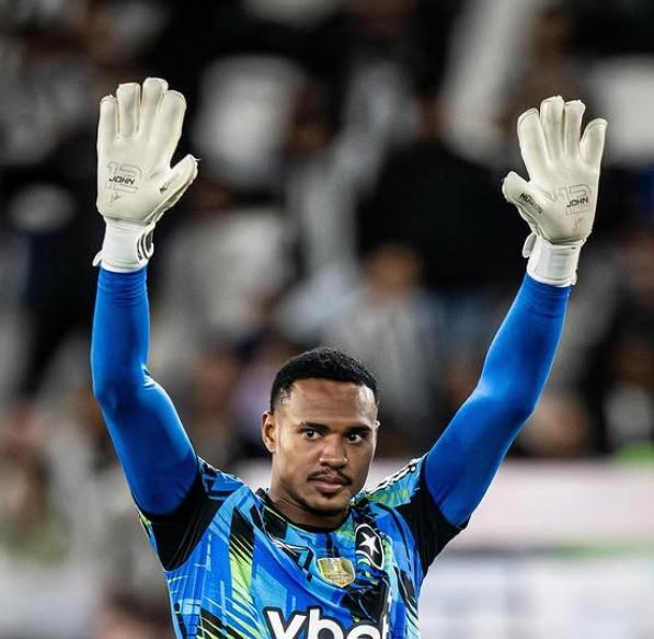 Unprecedented response from the goalkeeper called up in place of Ederson