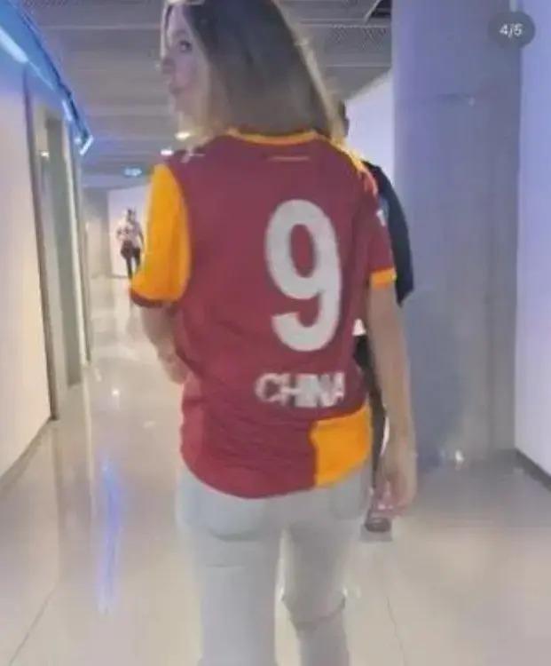 A gift worth a fortune from Icardi to his girlfriend
