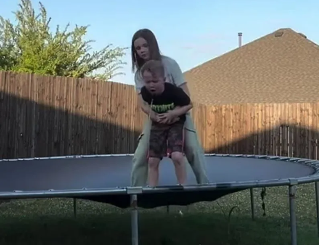 10-year-old girl saved her brother who was choking on candy by performing the Heimlich maneuver