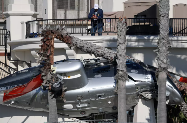 Terrifying moments in the USA! The helicopter suddenly fell on people