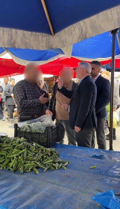 The mayor who went to inspect the market lost his temper upon hearing the insults from the tradesman
