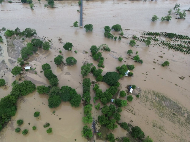 The country is underwater! 42 people died, 27 are missing