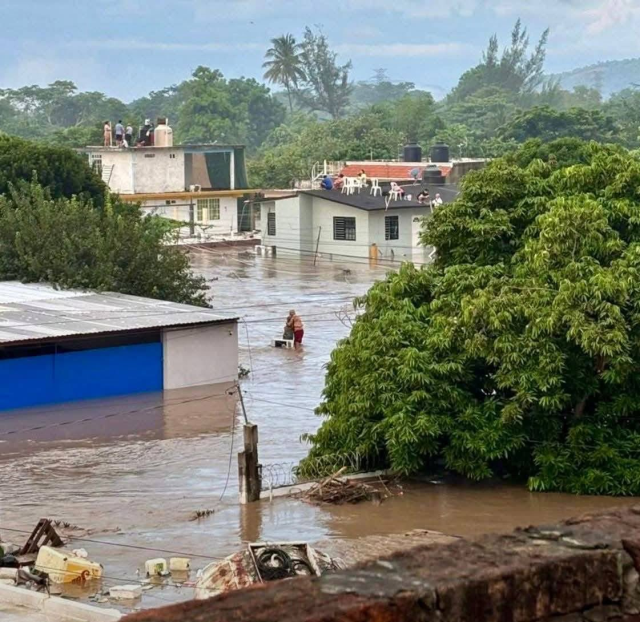 The country is underwater! 42 people died, 27 are missing