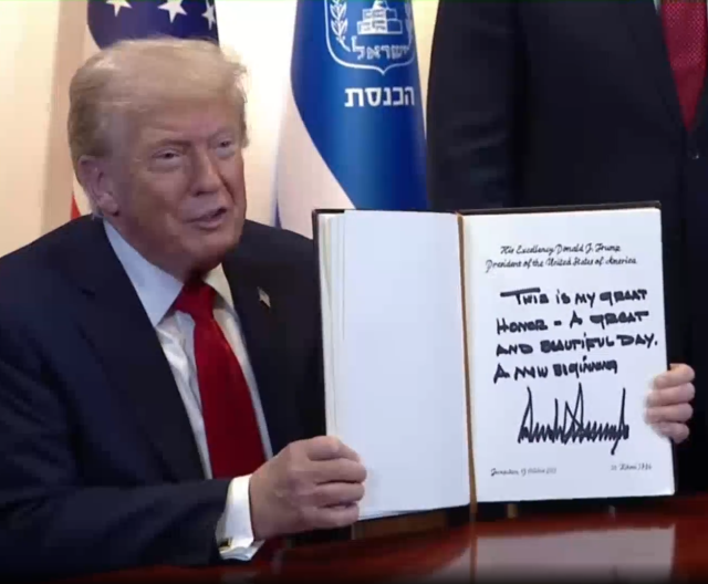 Trump at the Israeli Knesset! He wrote in the guestbook 'This is a new beginning'