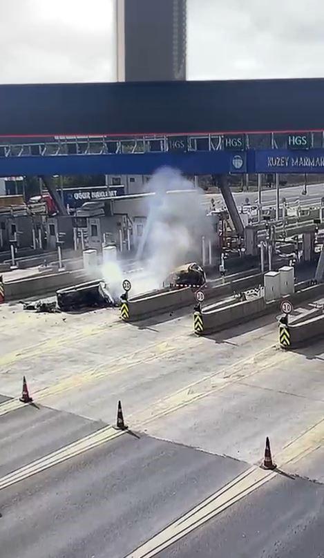 Terrible accident at the Northern Marmara Highway toll booth: Died in flames