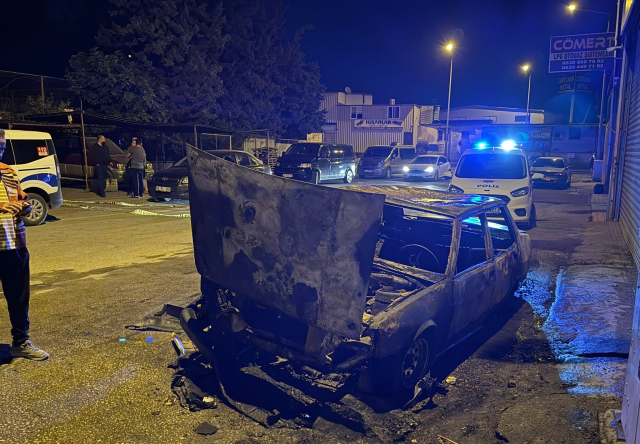 Five vehicles parked in the industrial site in Mersin were set on fire