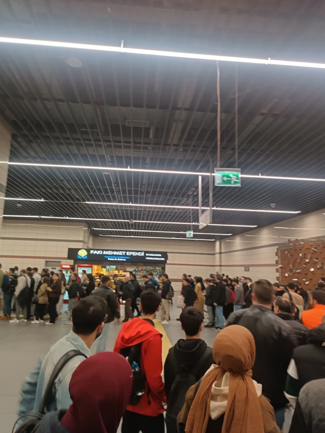 Queue causing outrage among citizens in Istanbul