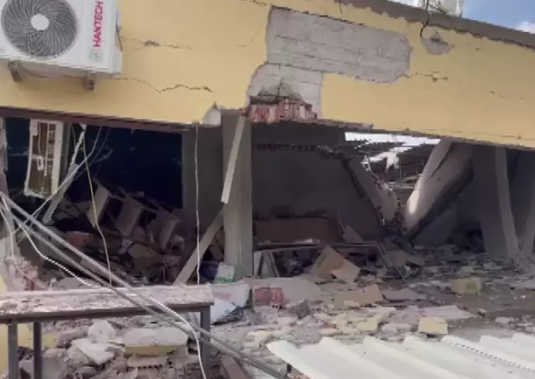 Scary explosion in İzmir! The two-story house collapsed, teams are on site