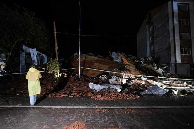 Destruction from the Balıkesir earthquake was captured