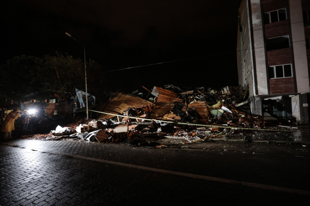 Destruction from the Balıkesir earthquake was captured