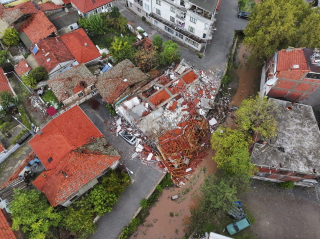The destruction in Sındırgı became apparent as day broke