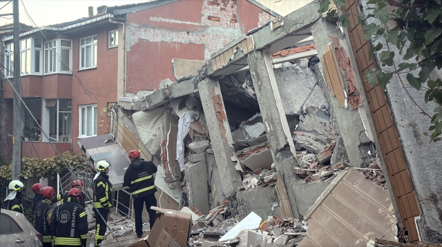 The exit that put Kocaeli Governor in a difficult position at the rubble in Gebze
