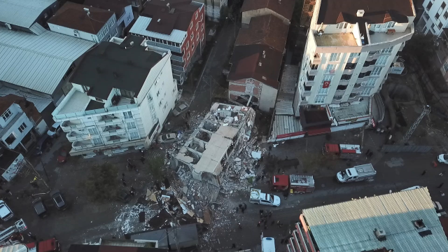 The lifeless body of 1 person was found in the collapsed building in Gebze