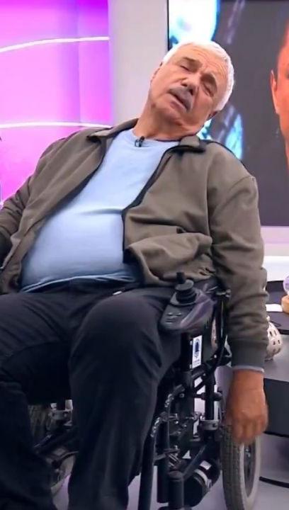 Master actor Halil Ergün reenacted the final scene of Yaprak Dökümü years later