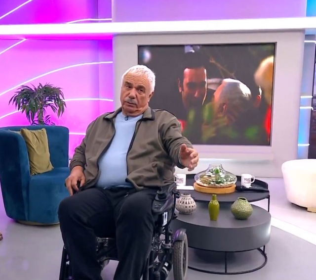 Master actor Halil Ergün reenacted the final scene of Yaprak Dökümü years later