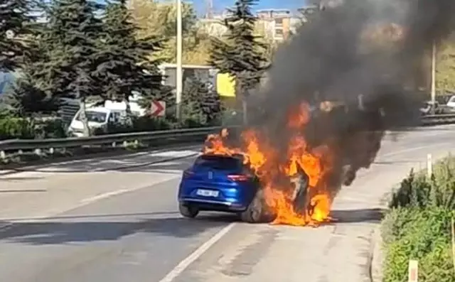 The car of Samsunspor player Musaba burned fiercely, and the player escaped unharmed