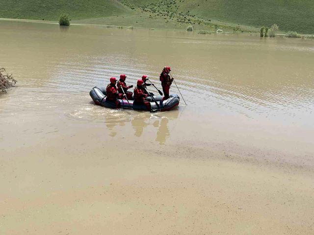 Search operations for missing youth in Aras River