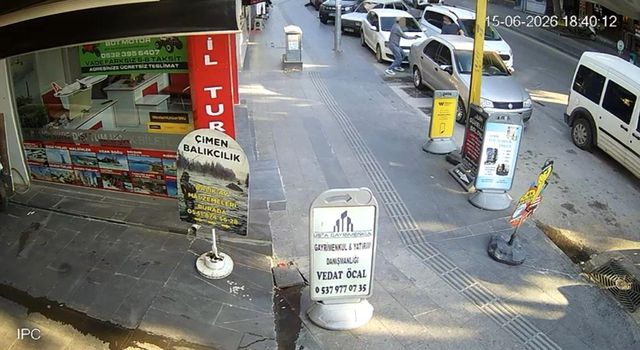 Birthday cake scattered on the road after the incident