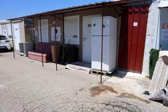 Son-in-law storms container spreads terror