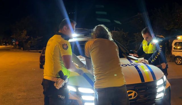 Driver arguing with police
