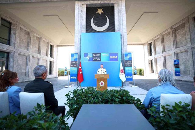Session on defense issues