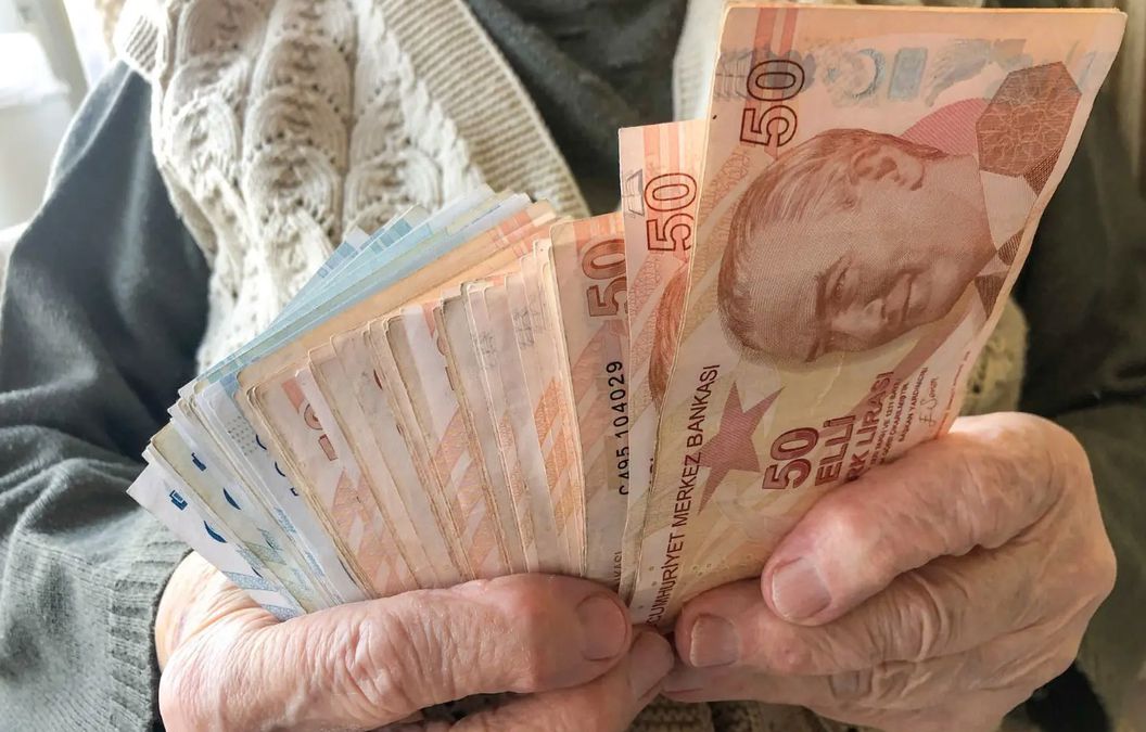 AK Parti'den bayram ikramiyesine zam bekleyen emeklileri üzen açıklama