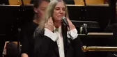 Nobel Töreninde Bob Dylan'ın Şarkısını Seslendiren Patti Smith Sözleri Unuttu