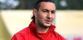Necati Ateş, Tıraşıyla Dalga Geçen Takipçisini Fırçaladı