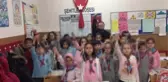 Öğrencilere İdam Urganı Verip Fotoğraf Çeken Öğretmen Açığa Alındı