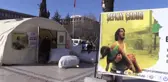 Suriyeli Kardeşlerine Yardım Ediyorlar