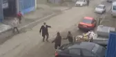 Boşandığı Karısının Evlendiği Adama Yumruk Atıp Boğazına Bıçak Dayadı
