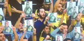 F.Bahçeli Taraftarlar, Kahraman Polis Fethi Sekin'in Fotoğraflarını Açtı