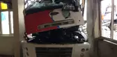 Kar Yağışı Manisayı Vurdu! Hızını Alamayan TIR Binaya Girdi