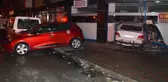 Park Halindeki Araca Çarpan Otomobil Markete Girdi