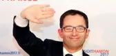 Hollande'ın Kovduğu Hamon, Fransa'da Cumhurbaşkanlığı Yarışında Önde