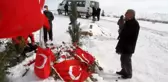 Şehit Polis Sekin'in Babası Oğlunun Kabrini Ziyaret Etti