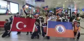 Şampiyon Kros Takımı, Türkiye'ye Döndü