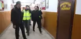 Polisler Trafik Kurallarına Uyan Öğrencilerle Top Oynadı