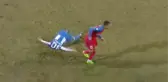 Romanya Ligi'nde Futbolcunun Az Kalsın Boynu Kırılıyordu